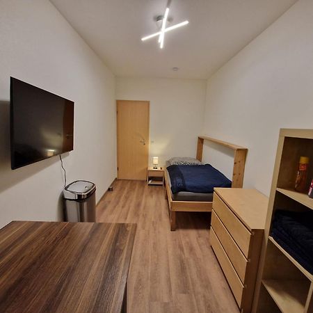 Einzelzimmer In Ruhiger Lage --- Check-In Mit Schluesselkasten Meppen Esterno foto