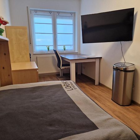 Einzelzimmer In Ruhiger Lage --- Check-In Mit Schluesselkasten Meppen Esterno foto